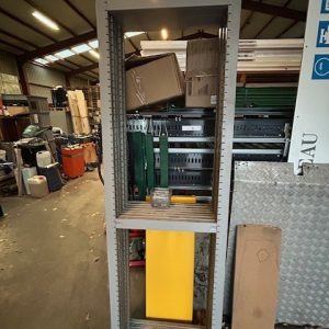 Stevige Stalen Bruynzeel magazijnstelling staanders 70 en 30cm oude type voor montex of vurenhoutenborden